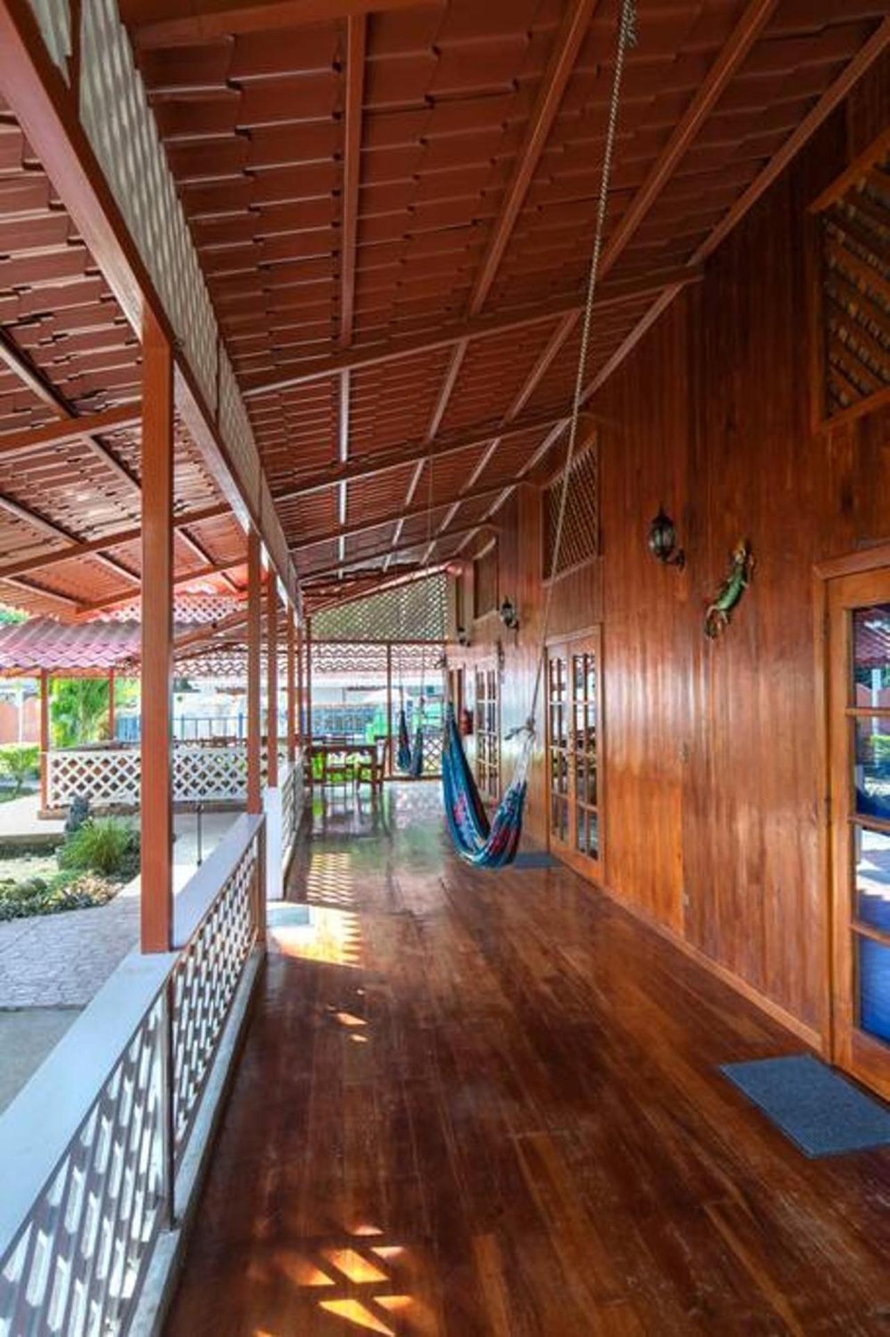 Poolside Beach House At Pangea Lodge Manzanillo  Exterior foto