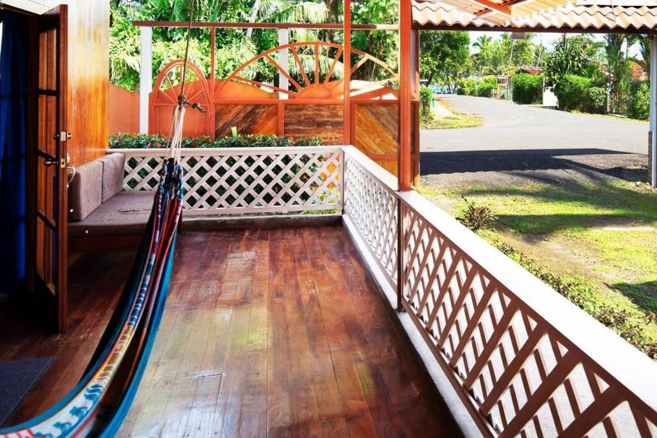 Poolside Beach House At Pangea Lodge Manzanillo  Exterior foto